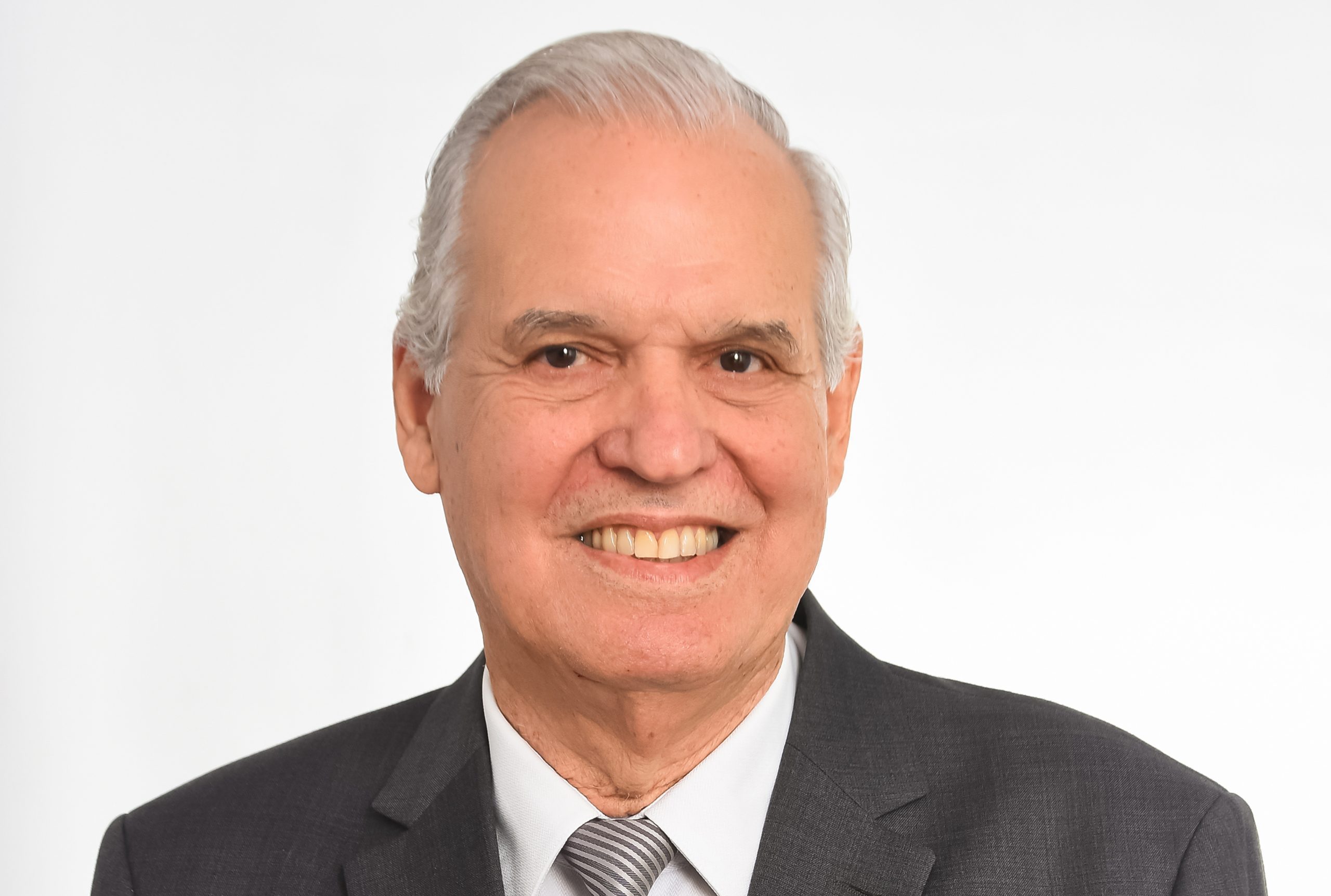 “Não dá para copiar outros países”: Brasil precisa de tecnologia própria no controle biológico